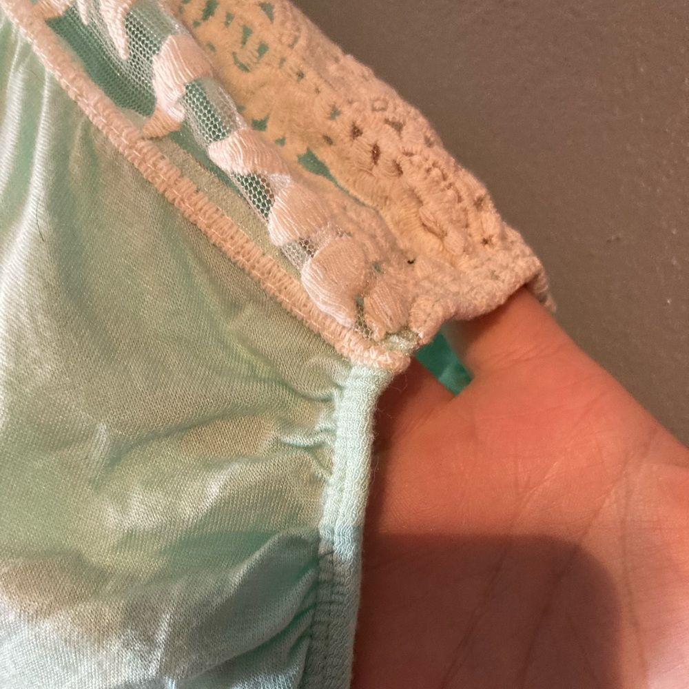 Venus green crochet batwing blouse - Picture 6 of 8